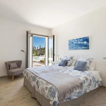 Traghetto Sleeps 8 Pool Air Con Wifi Ostuni